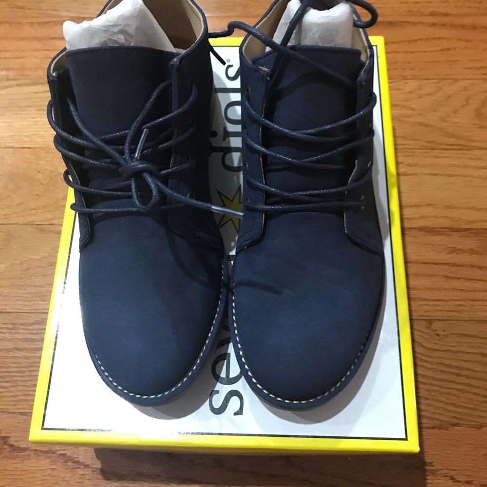Woman's shoes navy blue size 8-1/2 New